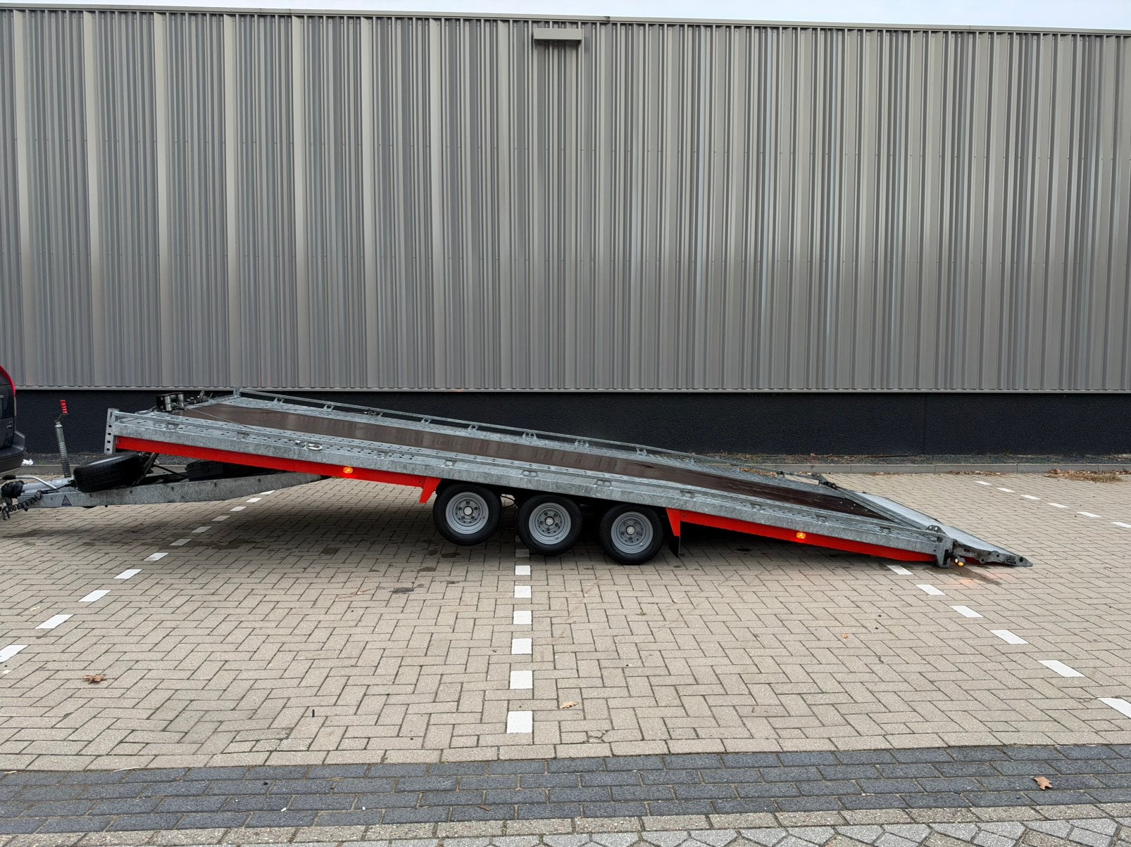 Brian James T6 Autoambulance | Elektrische lier | Kantelbaar, Ophalen, Gebruikt