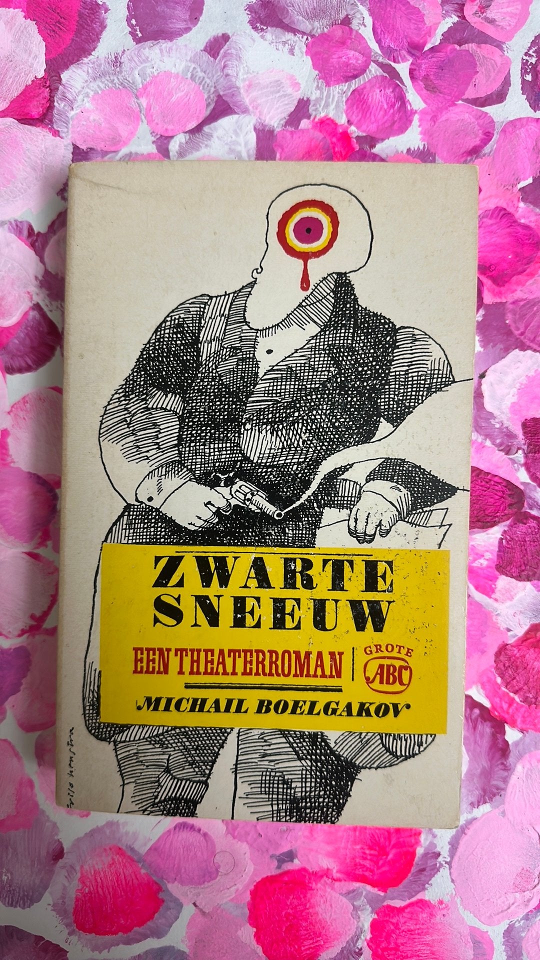 Zwarte Sneeuw - Een Theaterroman - Michail Boelgakov, Boeken, Ophalen of Verzenden, Gelezen, Nederland