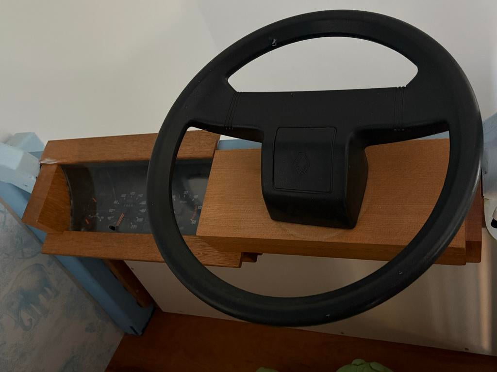 Uniek kinderbed in de vorm van een vrachtwagen, Ophalen, 85 tot 100 cm, Gebruikt, Matras