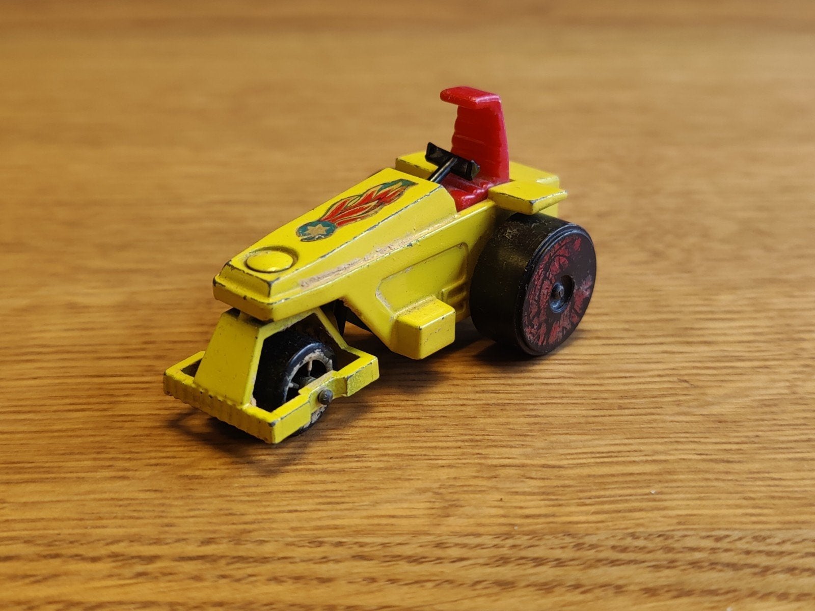 Rod Roller GEEL Matchbox, Ophalen of Verzenden, Zo goed als nieuw, Auto