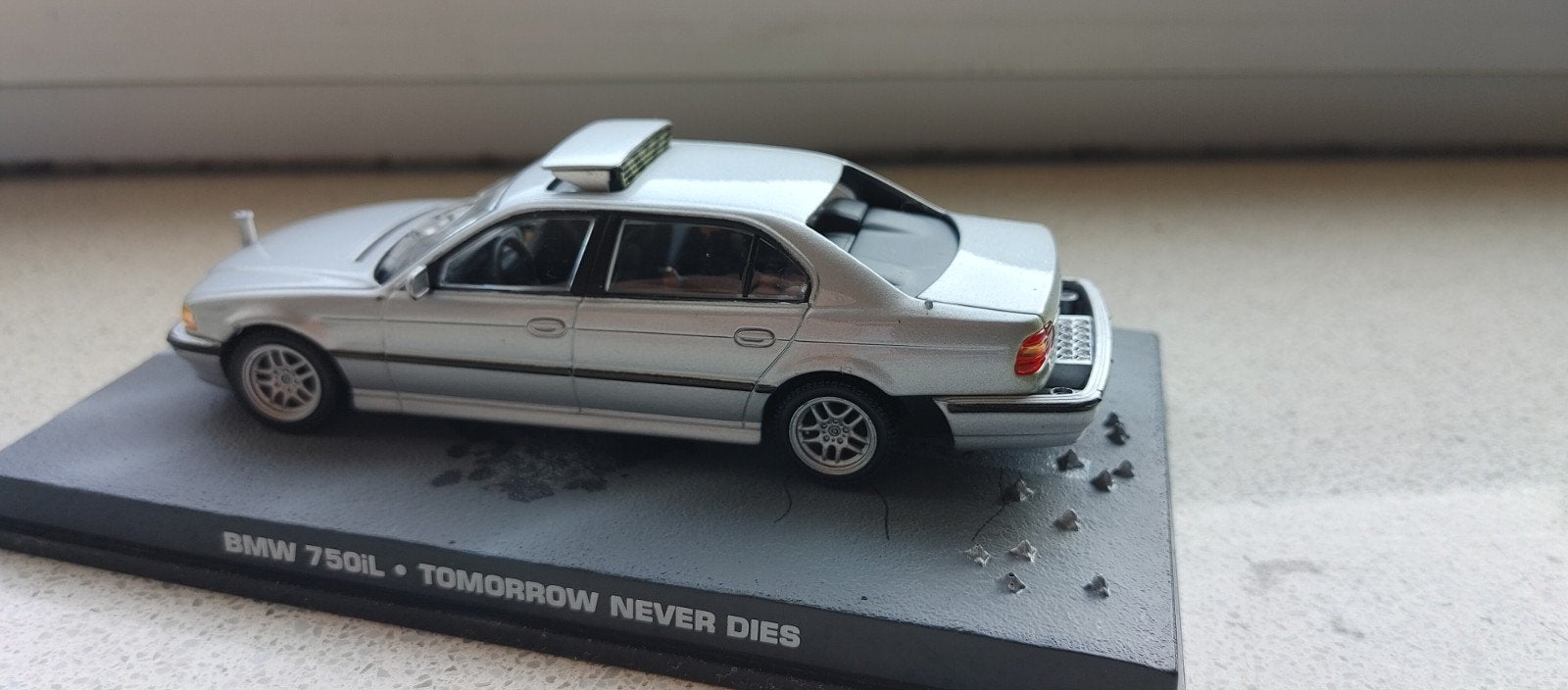 James bond Collection 1:43 BMW 750IL, Hobby en Vrije tijd, Modelauto's | 1:43, Verzenden, Zo goed als nieuw, Auto, Overige merken