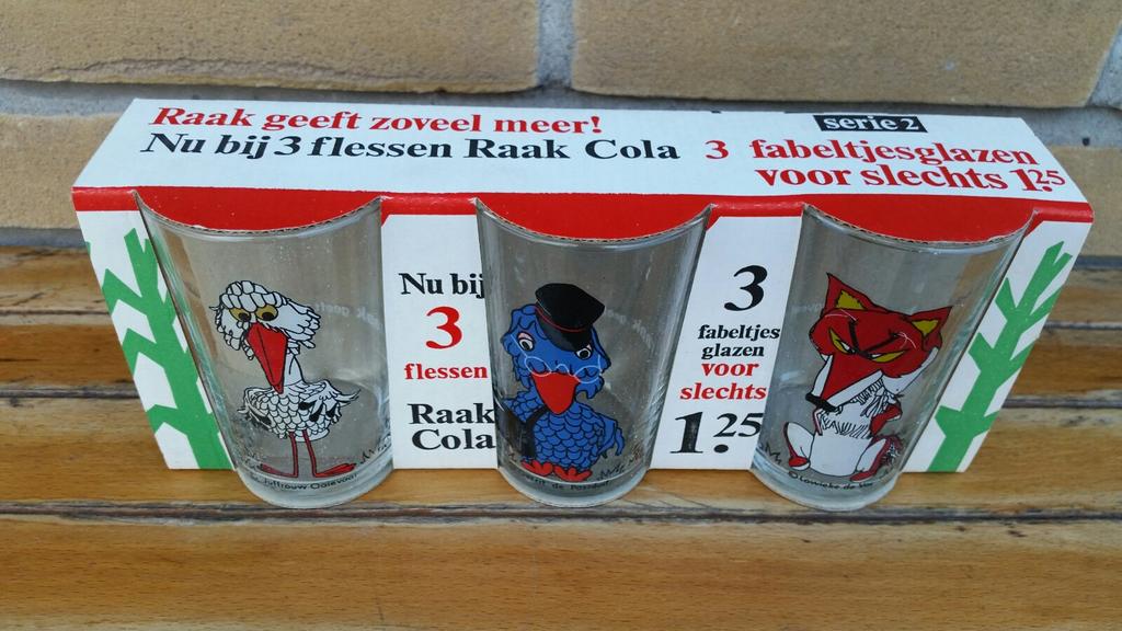 Set van drie fabeltjeskrant glazen in verpakking serie 2, Verzamelen, Ophalen of Verzenden, Nieuw, Tv, Gebruiksvoorwerp