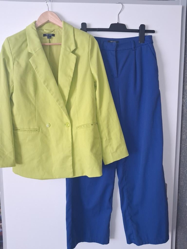 Leuk damespak met lime groene en blauwe broek, Ophalen of Verzenden, Zo goed als nieuw, Maat 38/40 (M), Groen