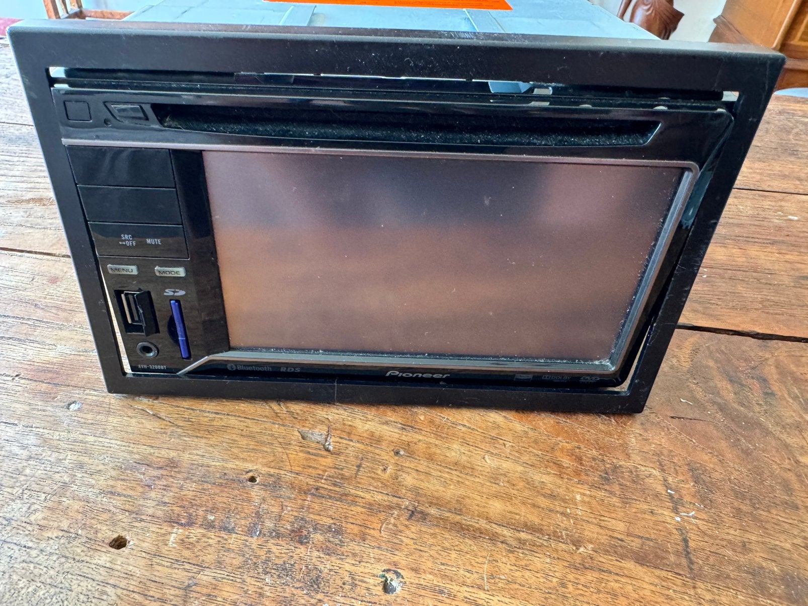 Pioneer AVH-3200BT dubbel din radio/cd/dvd met inbouwframe, Auto diversen, Autoradio's, Ophalen of Verzenden, Zo goed als nieuw
