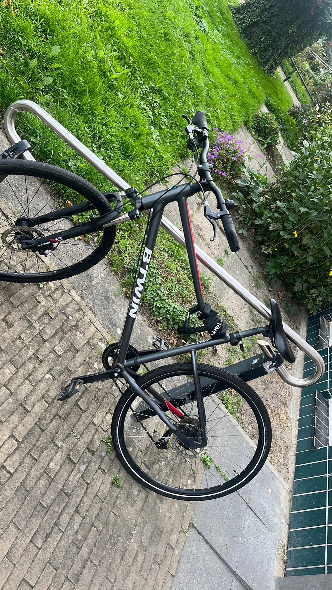 B Twin mountain bike, Minder dan 10 versnellingen, 26 inch, Zo goed als nieuw, Ophalen