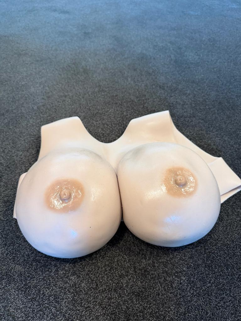 Siliconen Borsten Cup F – Zo goed als nieuw + Opbergtas, Verzenden, Zo goed als nieuw, Feestartikel, Overige