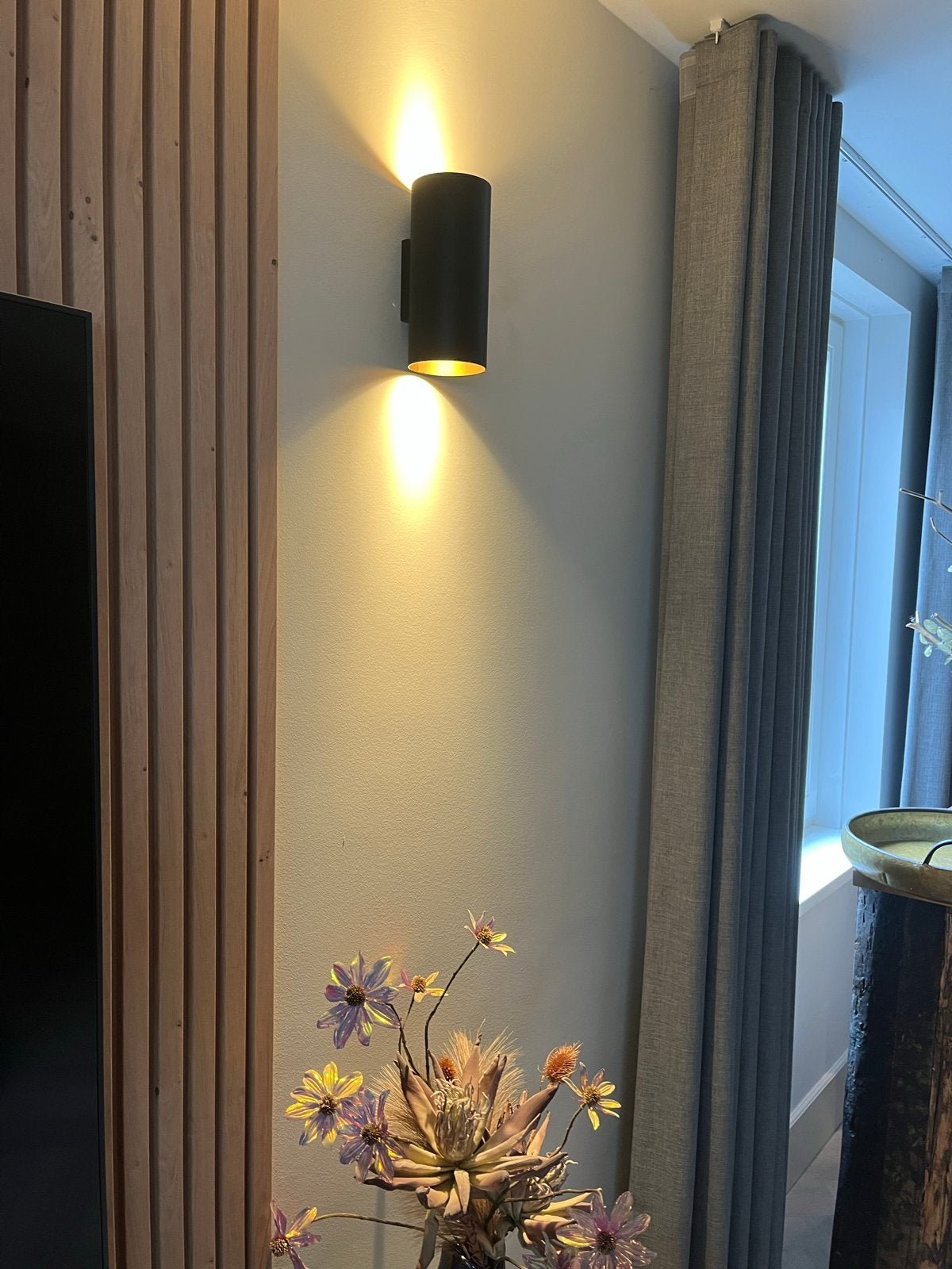 Maretti Design Wandlamp Up & Down - Zwart met Gouden Binnenk, Up-/downlighter, Zwart, Ophalen of Verzenden, Zo goed als nieuw