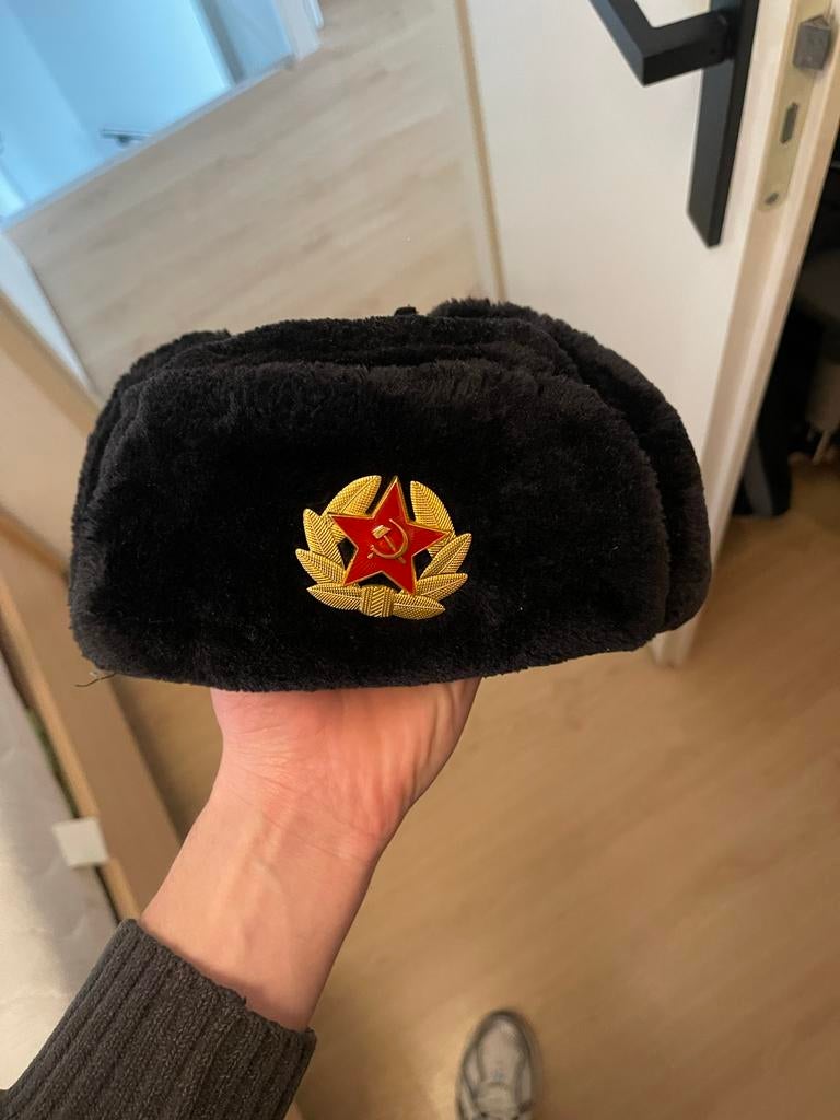 Russische muts - Ushanka met embleem, Kleding | Dames, Hoeden en Petten, Zo goed als nieuw, Hoed, One size fits all, Ophalen of Verzenden