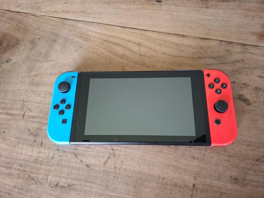 Nintendo Switch Original met alles erbij en 6 games, Met games, Met 2 controllers, Ophalen of Verzenden, Zo goed als nieuw