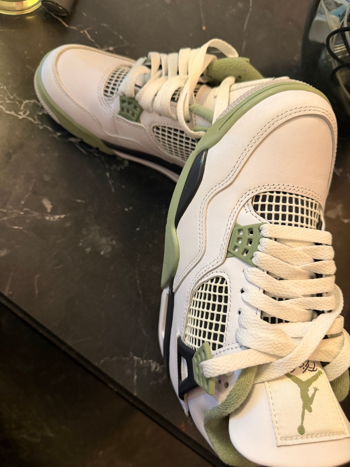 Nike Air Jordan 4 Seafoam (Wit met Lichtgroen) - Maat 36.5, Kleding | Dames, Schoenen, Ophalen of Verzenden, Gedragen, Wit, Sneakers of Gympen