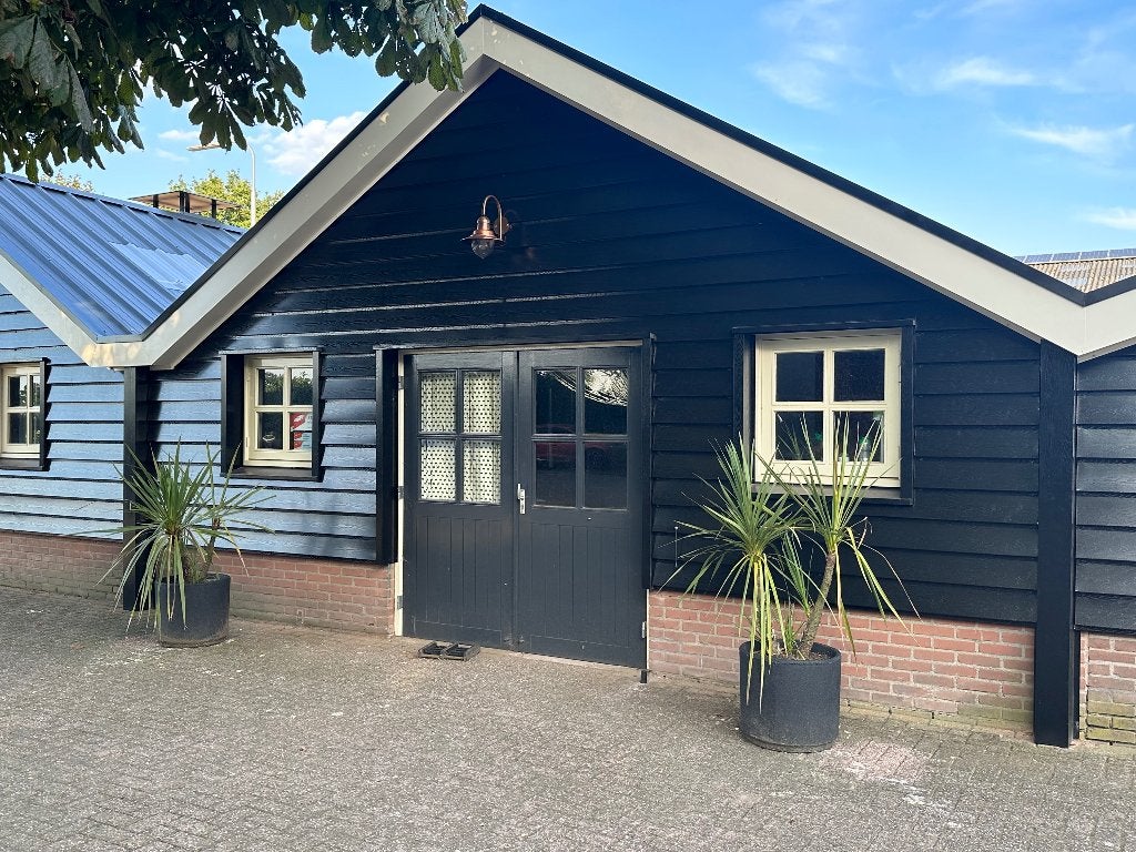 Paarden / pony stalling 13 tot 20 stallen luxe accommodatie, Weidegang, 4 paarden of pony's of meer
