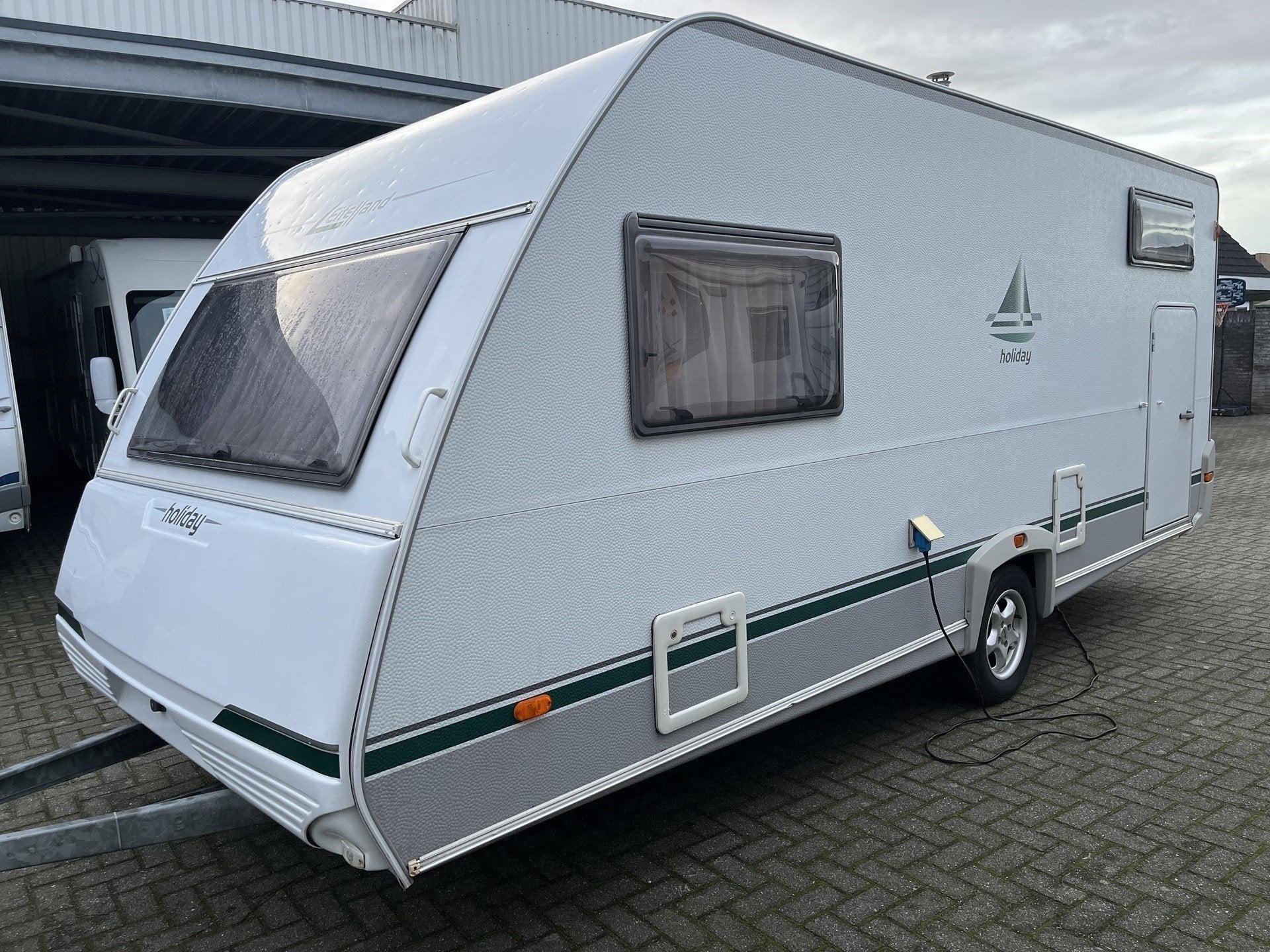 Eifelland 520 FDK Holiday (bj 2010), Schokbreker, Bedrijf, 750 - 1000 kg, Eifelland