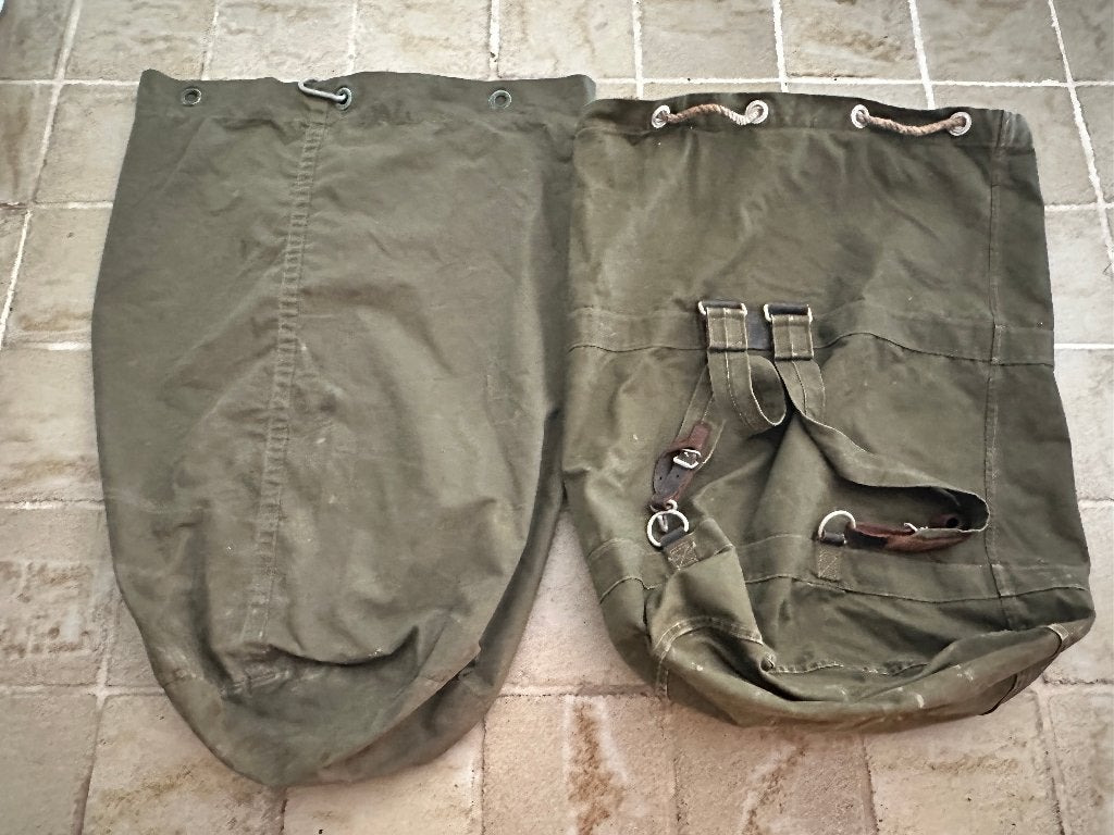 Grote militaire plunjezak, €15 per stuk, Verzamelen, Kleding en Patronen, Ophalen of Verzenden, Zo goed als nieuw, Overige typen