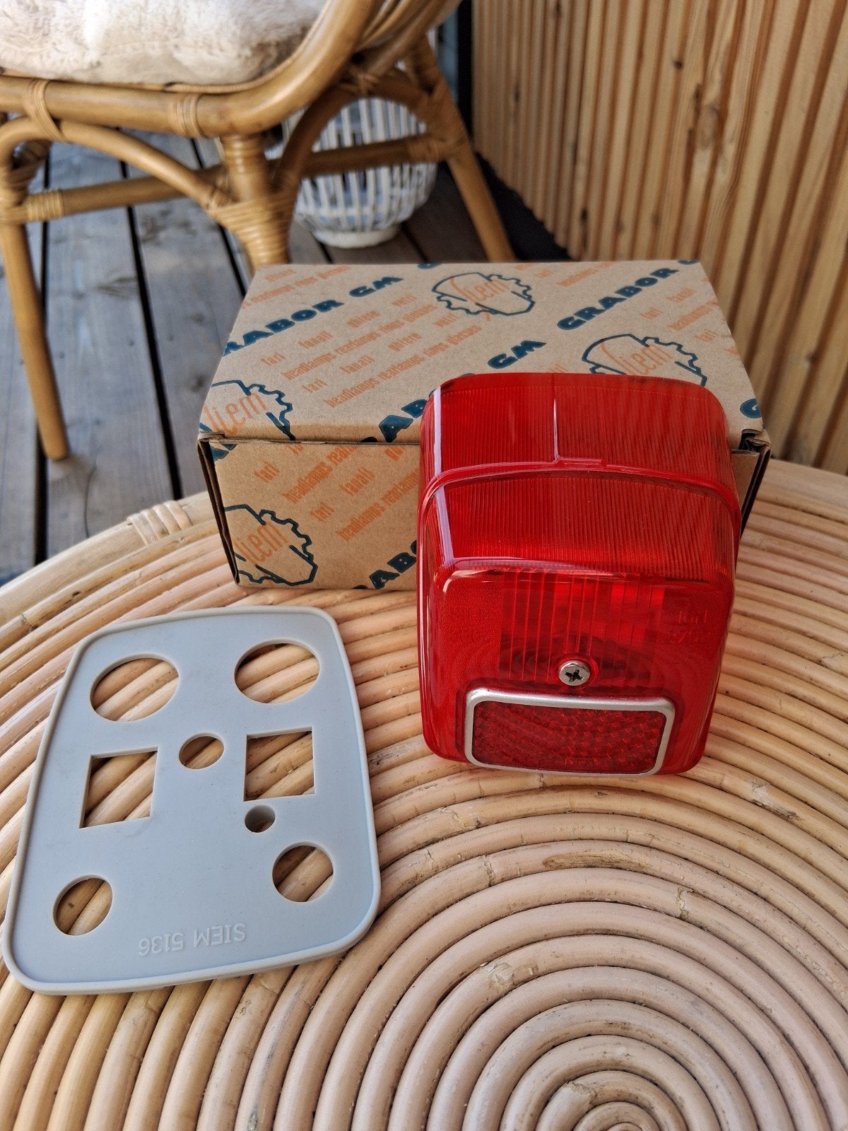Nieuw Origineel Vespa V50 Achterlicht, Ophalen of Verzenden, Nieuw, Overige typen, Vespa