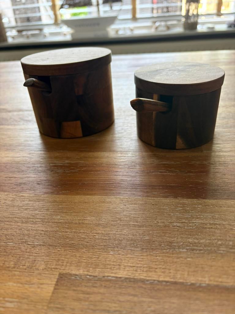 2 houten suiker en melk potjes van zara home, Ophalen of Verzenden, Zo goed als nieuw, Overige materialen, Pot, Bus of Blik