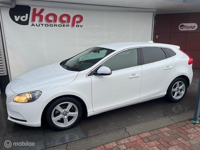Volvo V40 1.6 D2 Momentum, Auto's, Voorwielaandrijving, Euro 5, Gebruikt, 4 cilinders