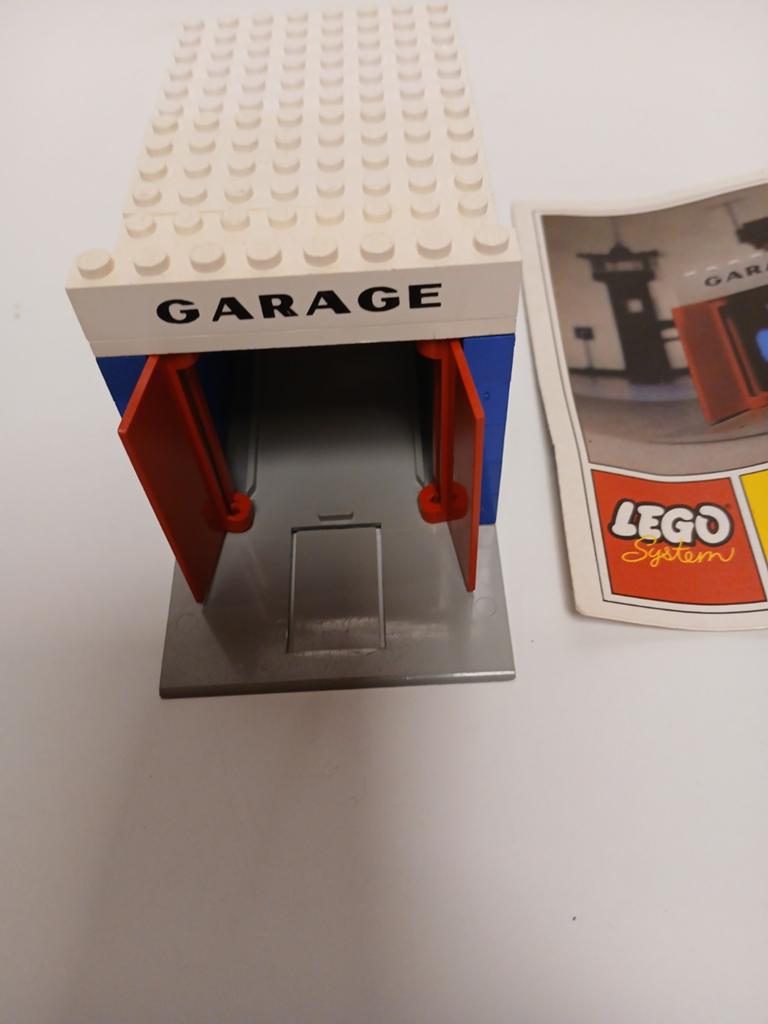 Vintage lego 348 garage met boekje 1 deur defect, Ophalen of Verzenden