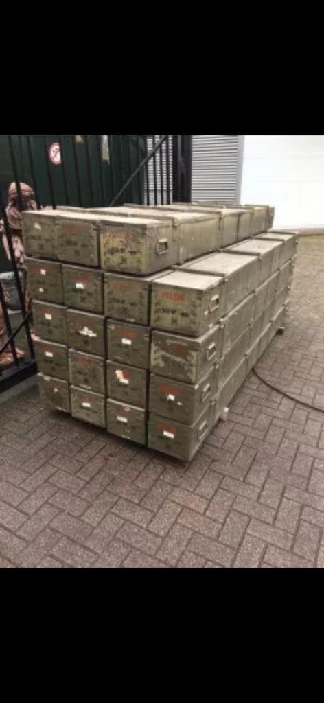 Oude munitiekisten Munitie kisten 3m lang!, Huis en Inrichting, Woonaccessoires | Kisten, Ophalen of Verzenden, Zo goed als nieuw