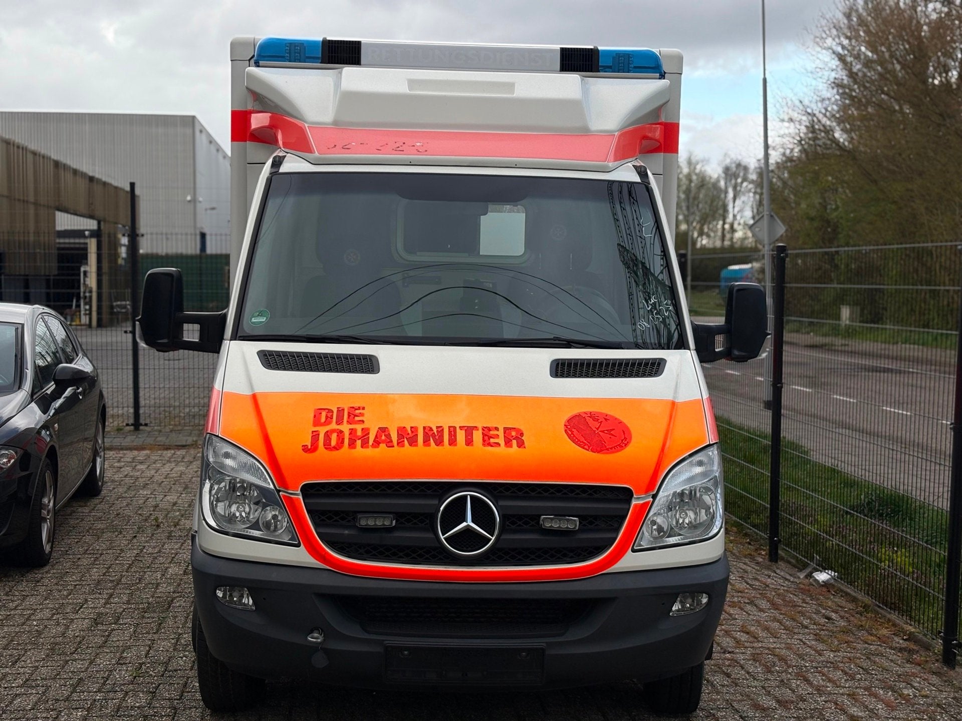 Mercedes-Benz Sprinter 519 3.0 CDI 432 DC Ambulance | MOTOR, Auto's, Automaat, Achterwielaandrijving, Gebruikt, 190 pk