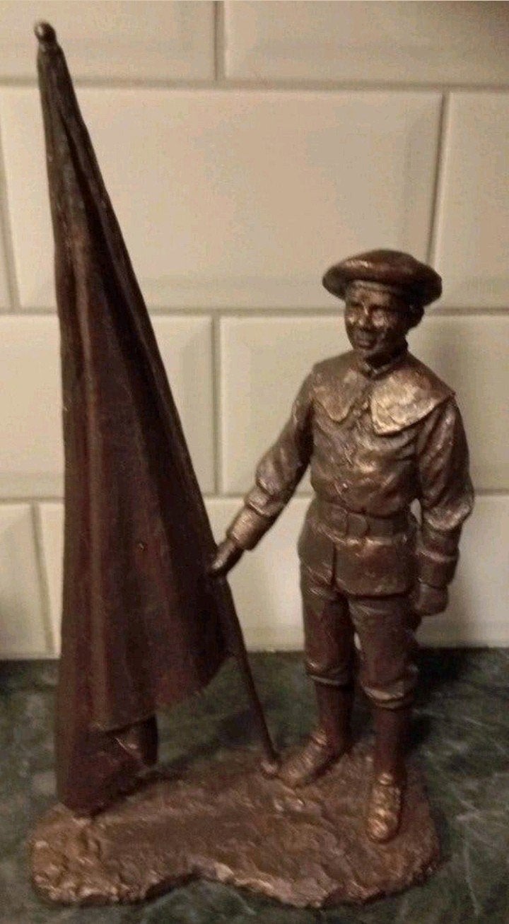 Beeld Gilde schutterij Vendelier  32,5cm groot, Ophalen, Zo goed als nieuw, Mens