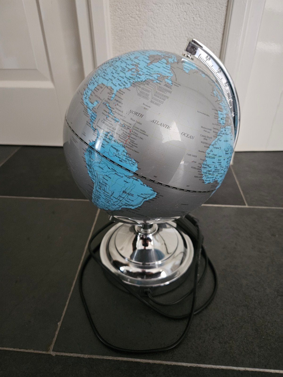 Verlichte Wereldbol - Decoratief en Educatief, Kunststof, Zo goed als nieuw, Staatkundige wereldbol, Educatief