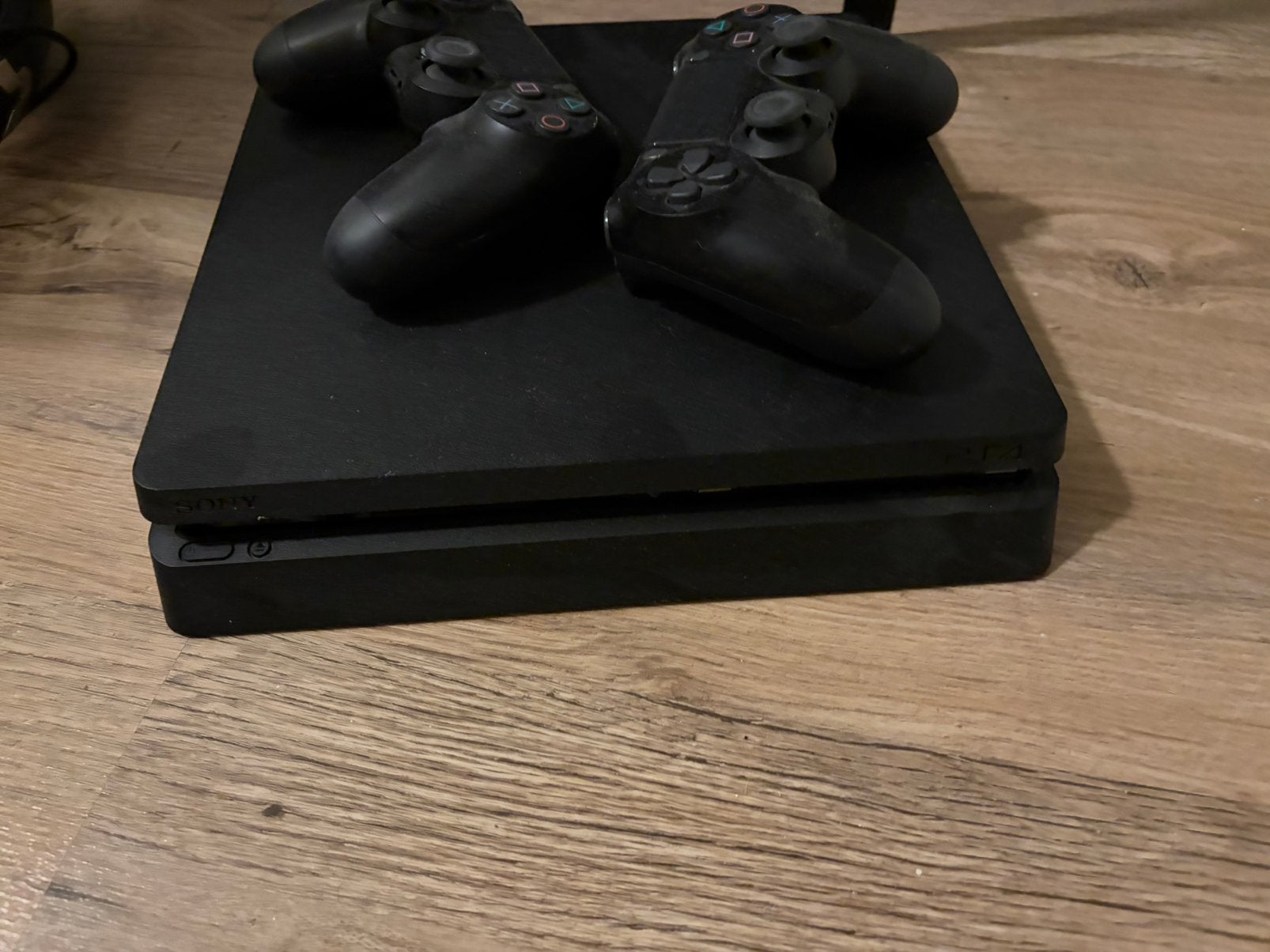 PlayStation 4, Ophalen, Zo goed als nieuw, Met 2 controllers, Slim
