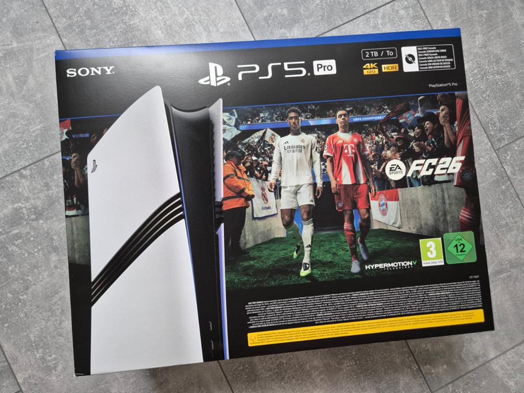Playstation 5 Pro (PS5 Pro) + FC 26 (Nieuw in Doos), Spelcomputers en Games, Spelcomputers | Sony PlayStation 5, Ophalen of Verzenden