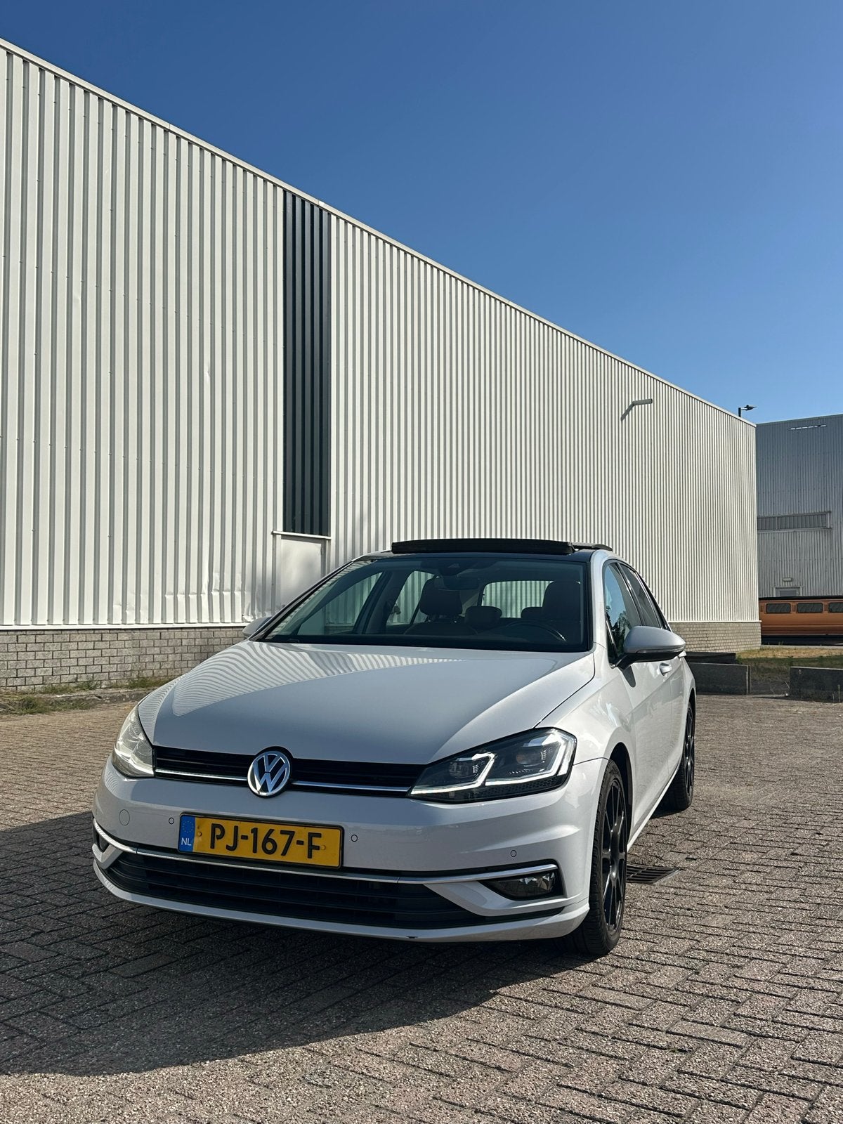 Volkswagen Golf 2.0 TDI Highline Pano Virtual Cockpit Leer