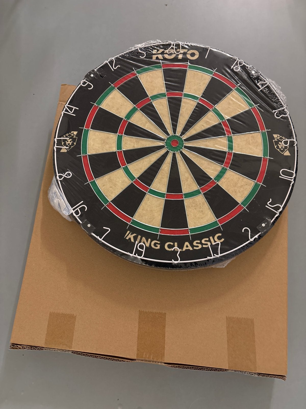 Nieuw dartbord in doos - KOTO King Classic, Sport en Fitness, Darts, Ophalen, Nieuw, Dartbord
