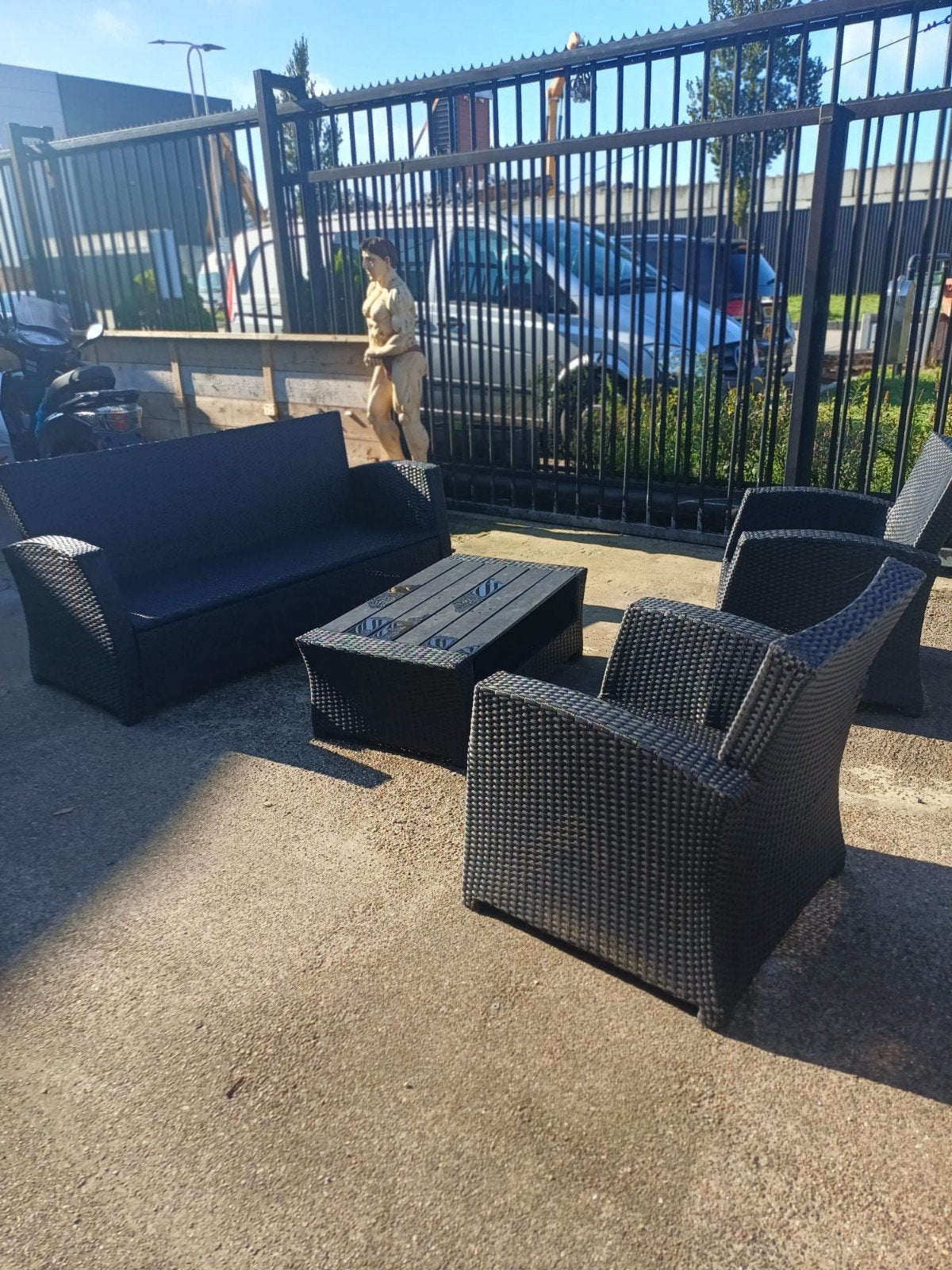 Zwarte Wicker Loungeset met Bank, Stoelen en tafel, Ophalen, 4 zitplaatsen, Gebruikt, Bank