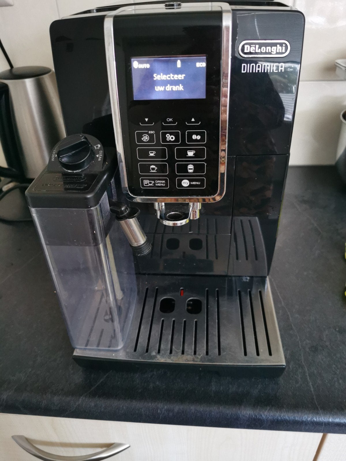 nette De Longhi Dinamica koffiemachine, Ophalen, Zo goed als nieuw, Koffiemachine