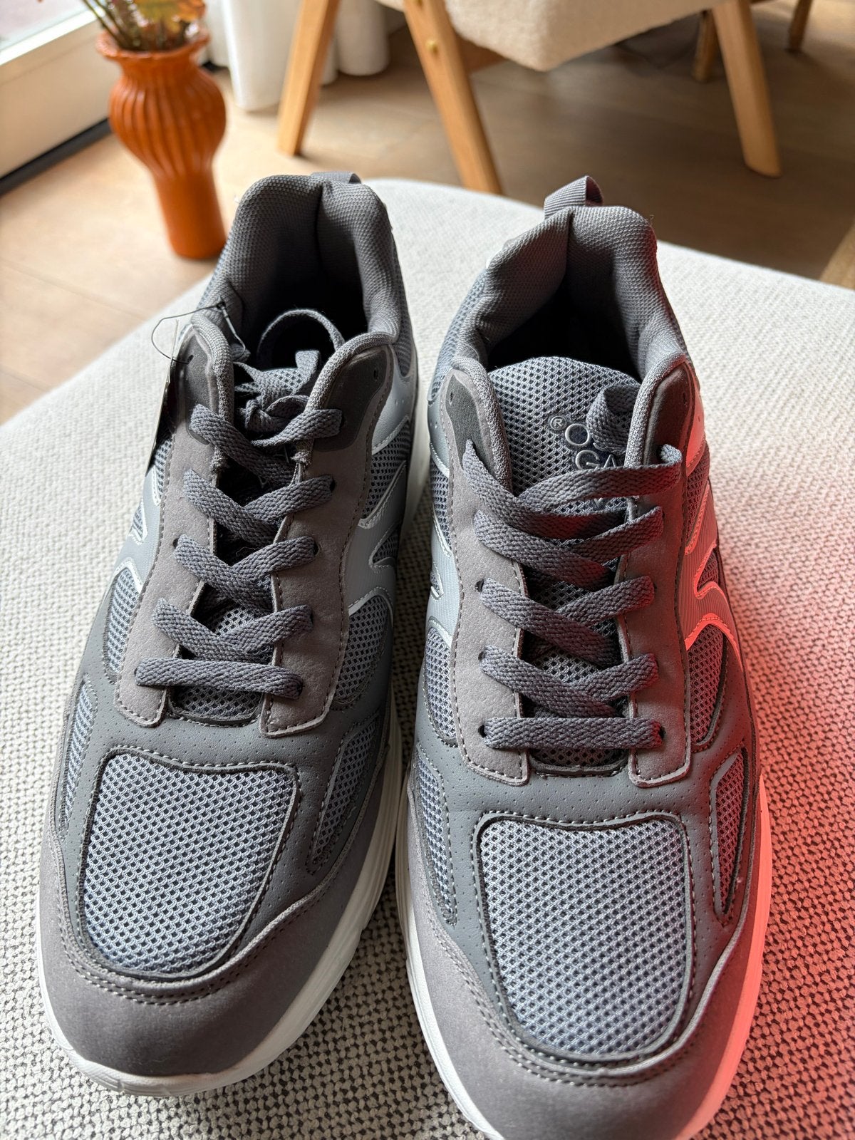 Nieuwe Osaga sneakers maat 44 - Grijs, veelzijdig & comforta, Overige kleuren, Nieuw, Ophalen of Verzenden, Sneakers of Gympen