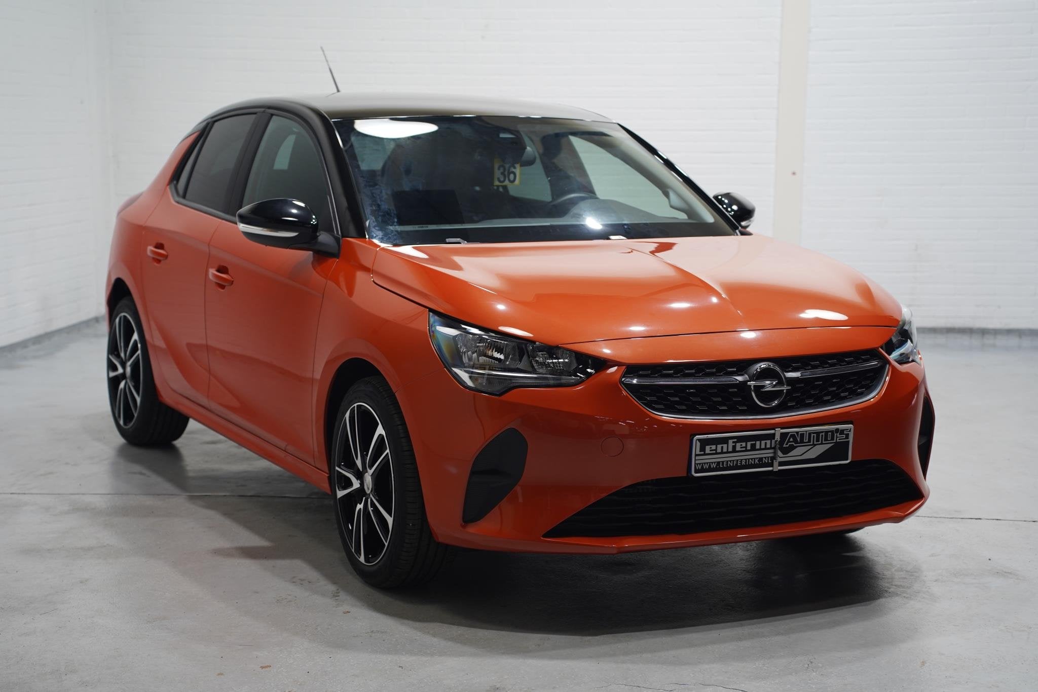 Opel Corsa 1.2 100 pk Black&Orange Edition Airco, Dak Zwart, Gebruikt, 49 €/maand, 102 pk, Handgeschakeld