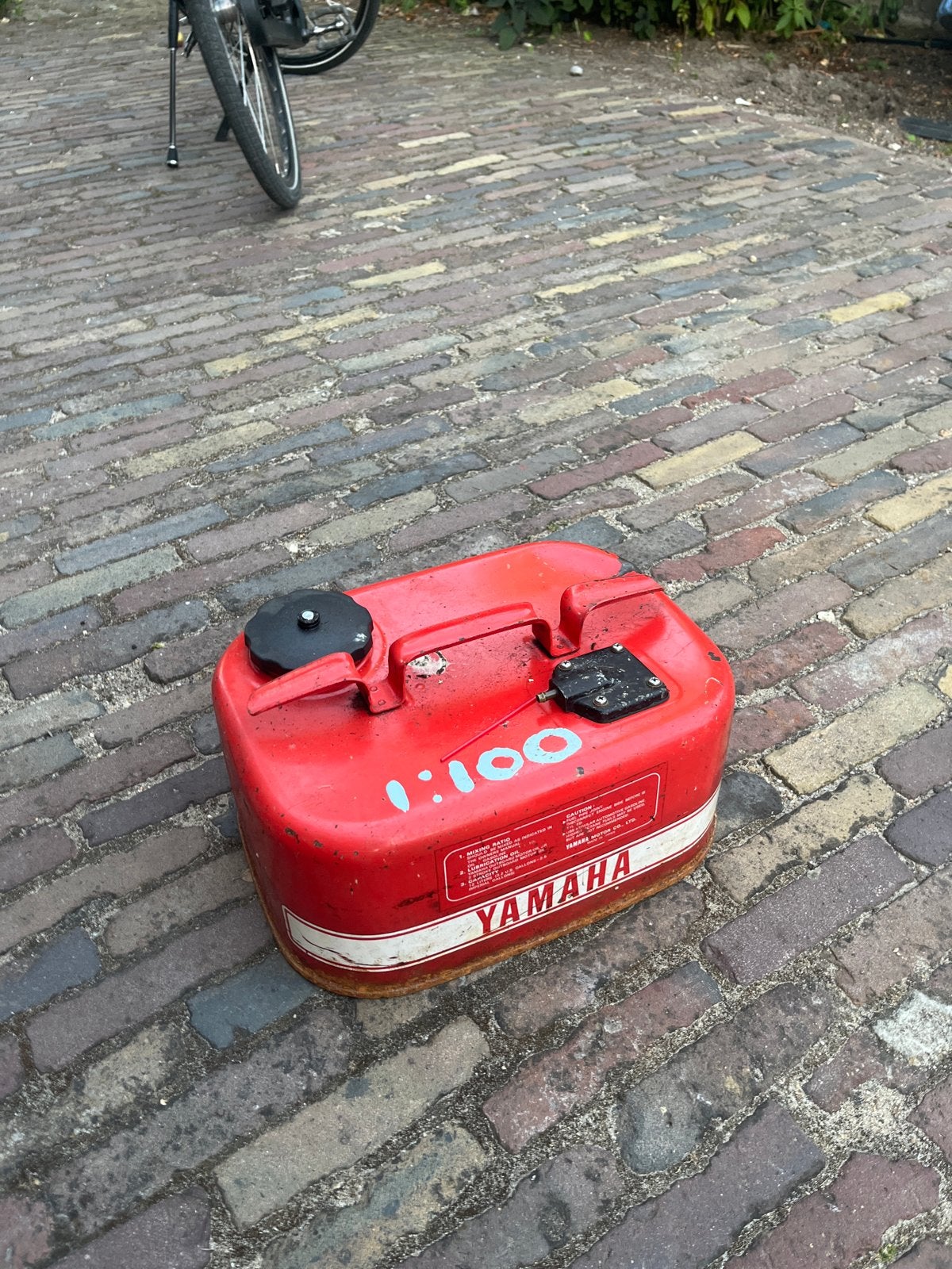 Yamaha brandstoftank 1:100, Watersport en Boten, Accessoires en Onderhoud, Ophalen of Verzenden, Gebruikt, Motor en Techniek