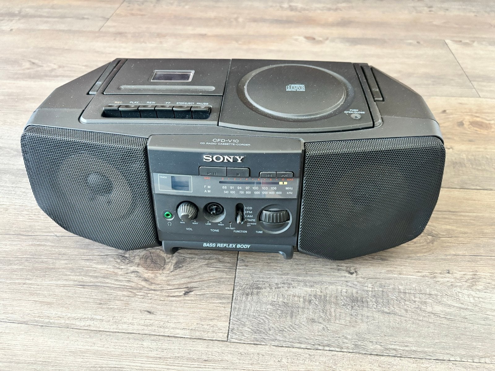 Sony CFD-V10 Draagbare CD/Cassette Speler met Radio, Gebruikt, Cassettedeck, Draagbaar, Ophalen of Verzenden