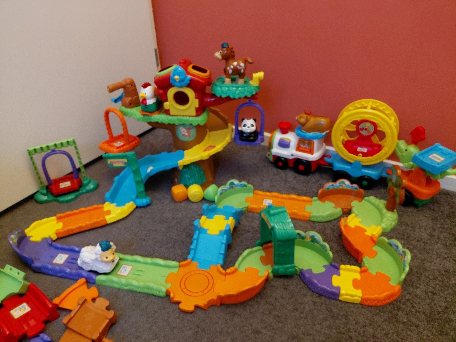 Vtech Zoefzoef boomhut met wegen, dieren en trein, Kinderen en Baby's, Speelgoed | Vtech, Ophalen, Zo goed als nieuw, 2 tot 4 jaar