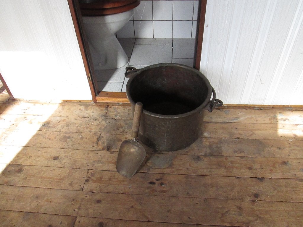 2 oude hout kolen bakken nr1  e25   nr2 e 10, Ophalen, Gebruikt