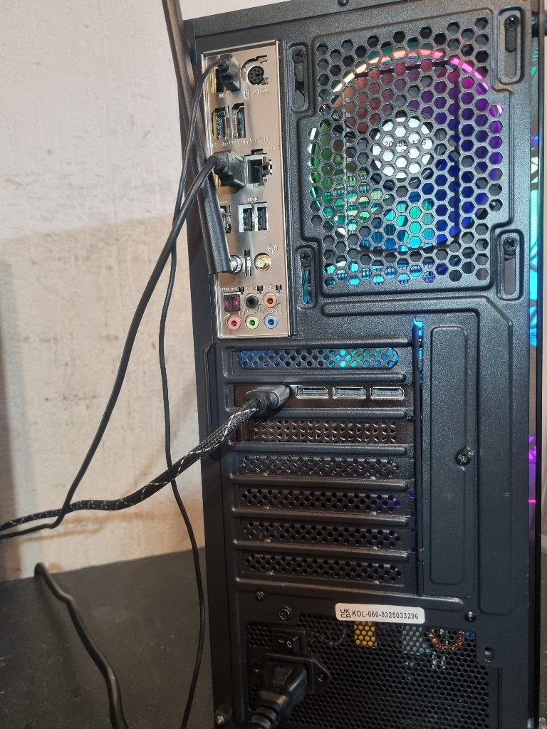 Foto 2 van RTX 4080 i9 14900K 4x6,0ghz ,Win11,wifi,32gb DDR5,geg.goed