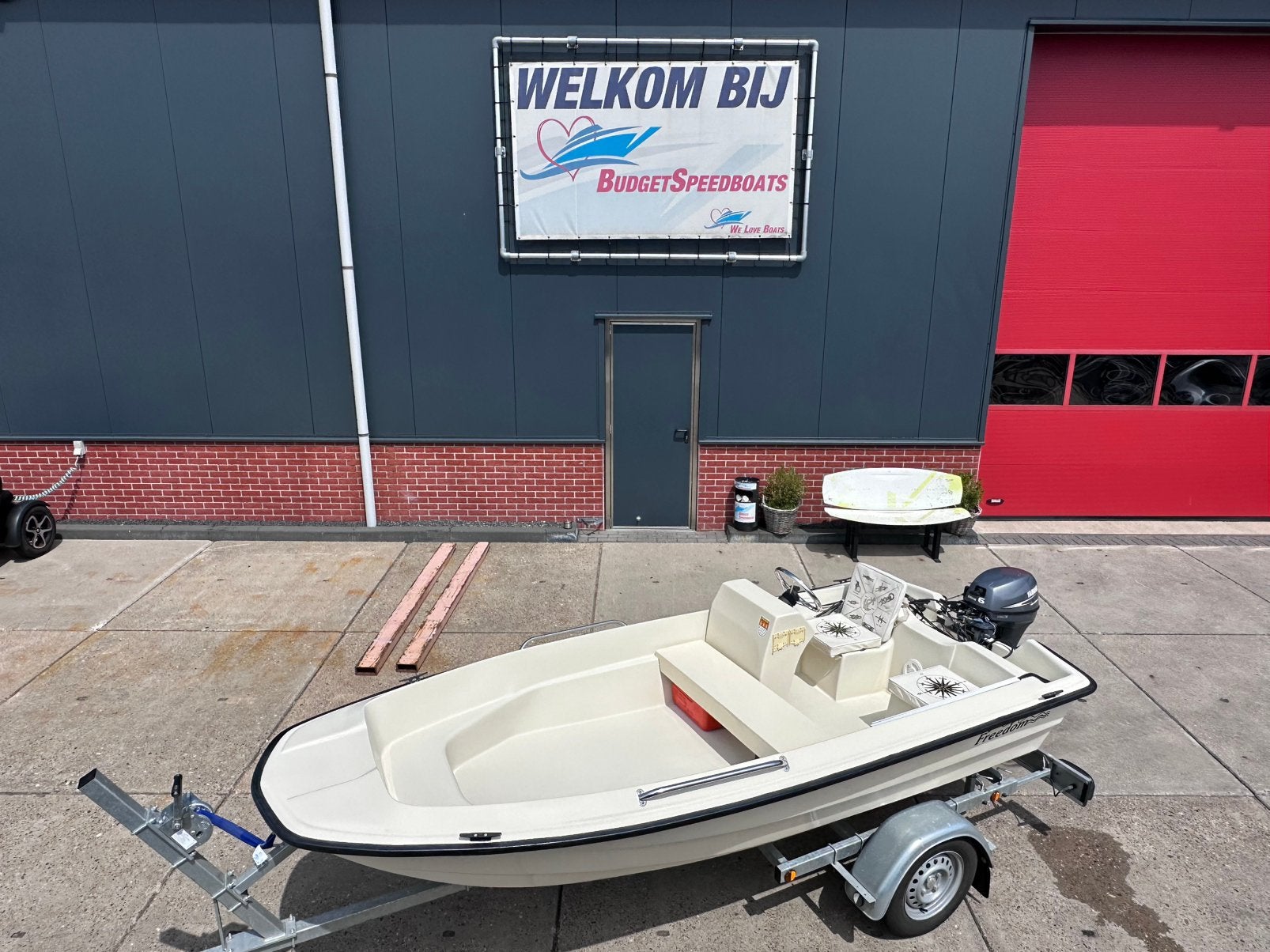 Zeer nette compacte consoleboot incl trailer en motor, Watersport en Boten, Vis- en Consoleboten, Zo goed als nieuw, Benzine, Tot 10 pk