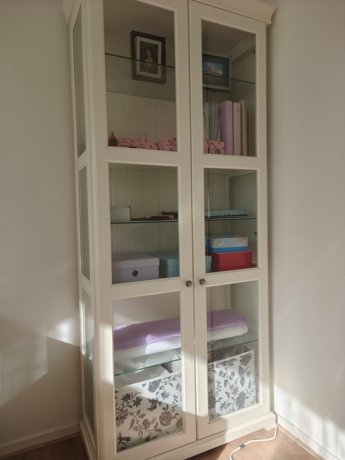 Ikea Liatorp Vitrinekast met glazen deuren, 200 cm of meer, Overige houtsoorten, Landelijk, 25 tot 50 cm