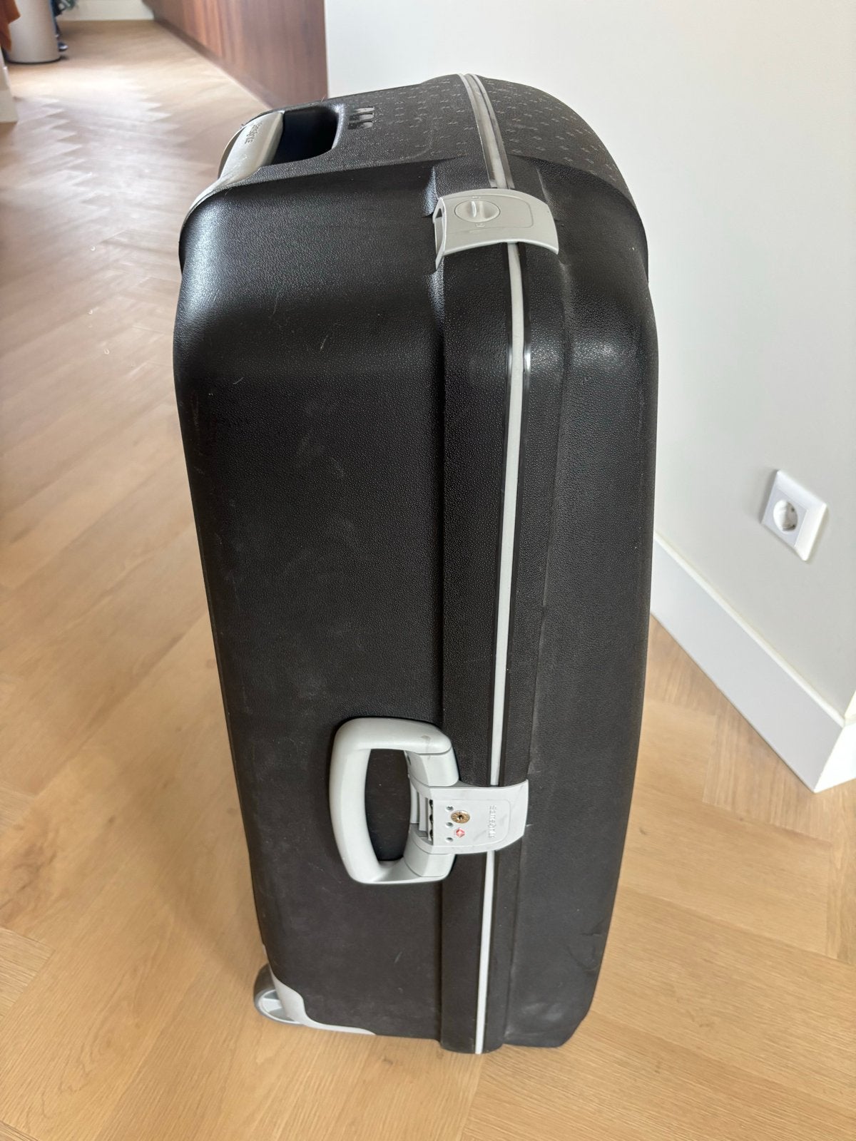 Samsonite Koffer Zwart - Handig en Robuust, Wieltjes, Gebruikt, Hard kunststof, 45 tot 55 cm