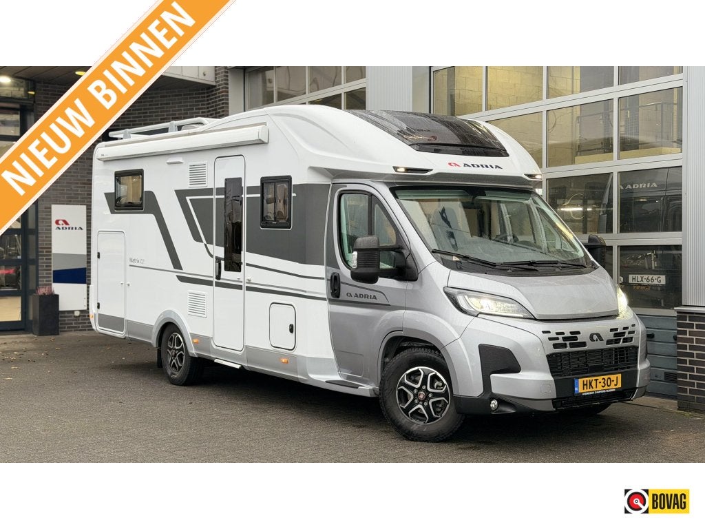 Adria Matrix Plus 670 DL, Caravans en Kamperen, Campers, tot en met 4, Half-integraal, Adria, Fiat, Diesel, Automaat, 7 tot 8 meter