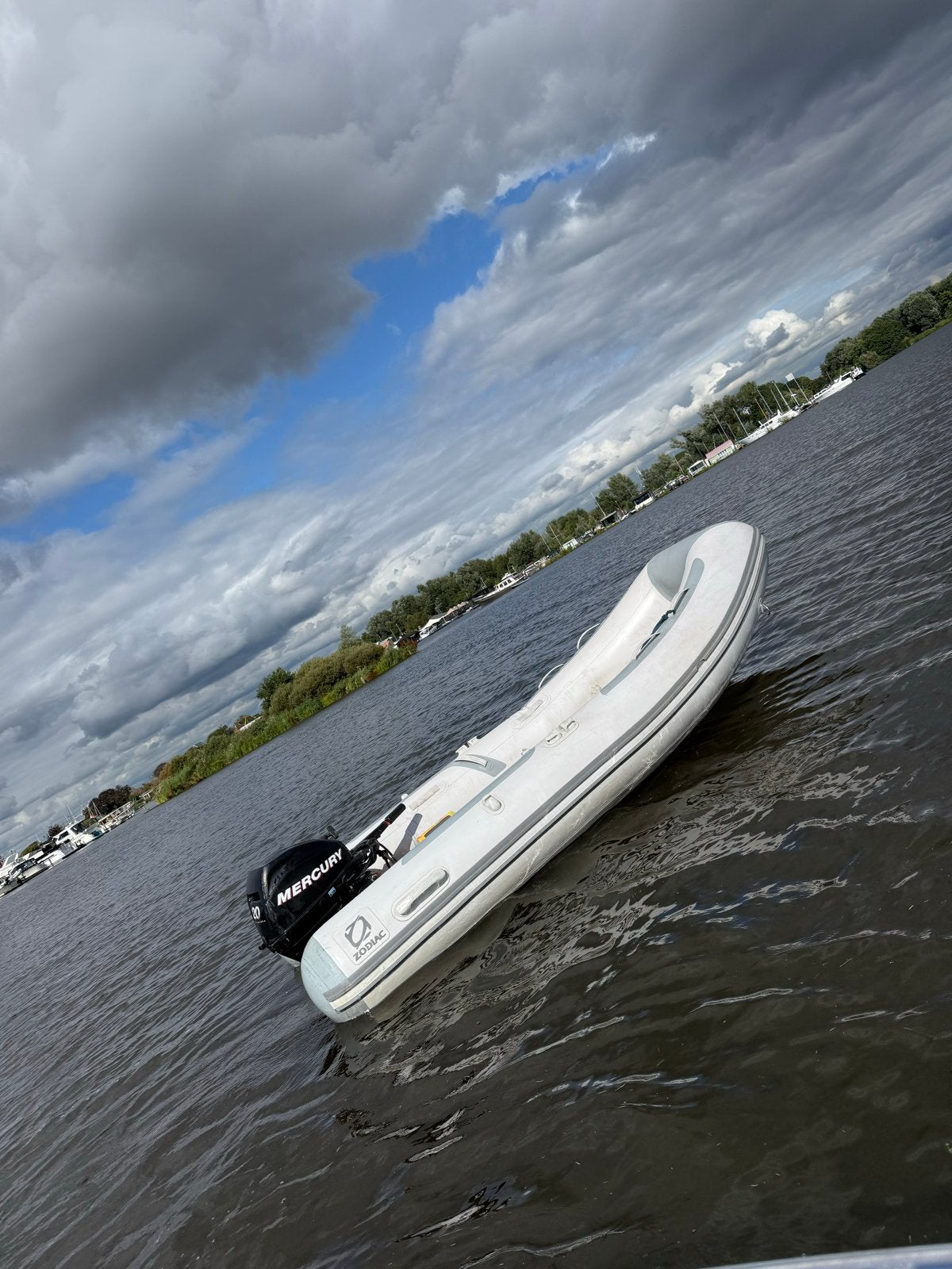 Zodiac rubberboot 310 met Mercury 20pk buitenboordmotor, Zodiac, 31 m, 20 pk, Ophalen