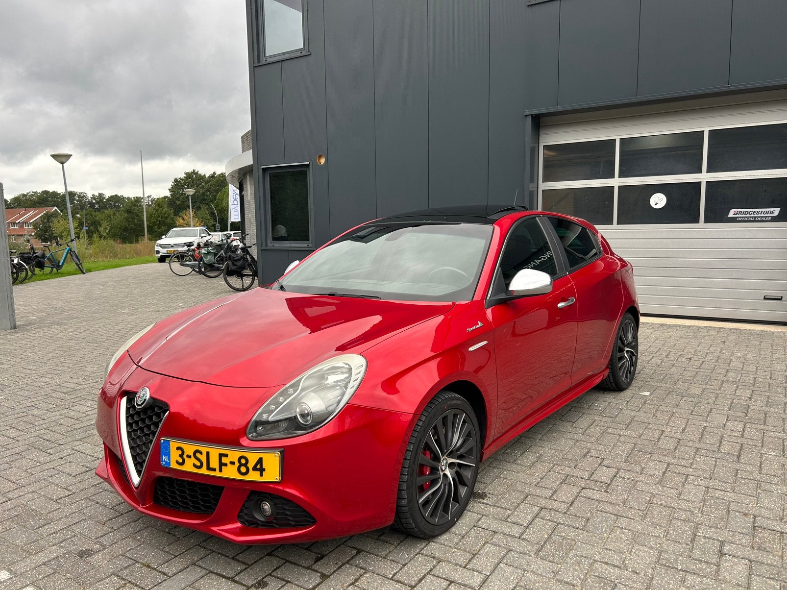Alfa Romeo Giulietta 1.4 T | Sportiva | Rosso Competizione |, 1280 kg, Zwart, 4 cilinders, Origineel Nederlands