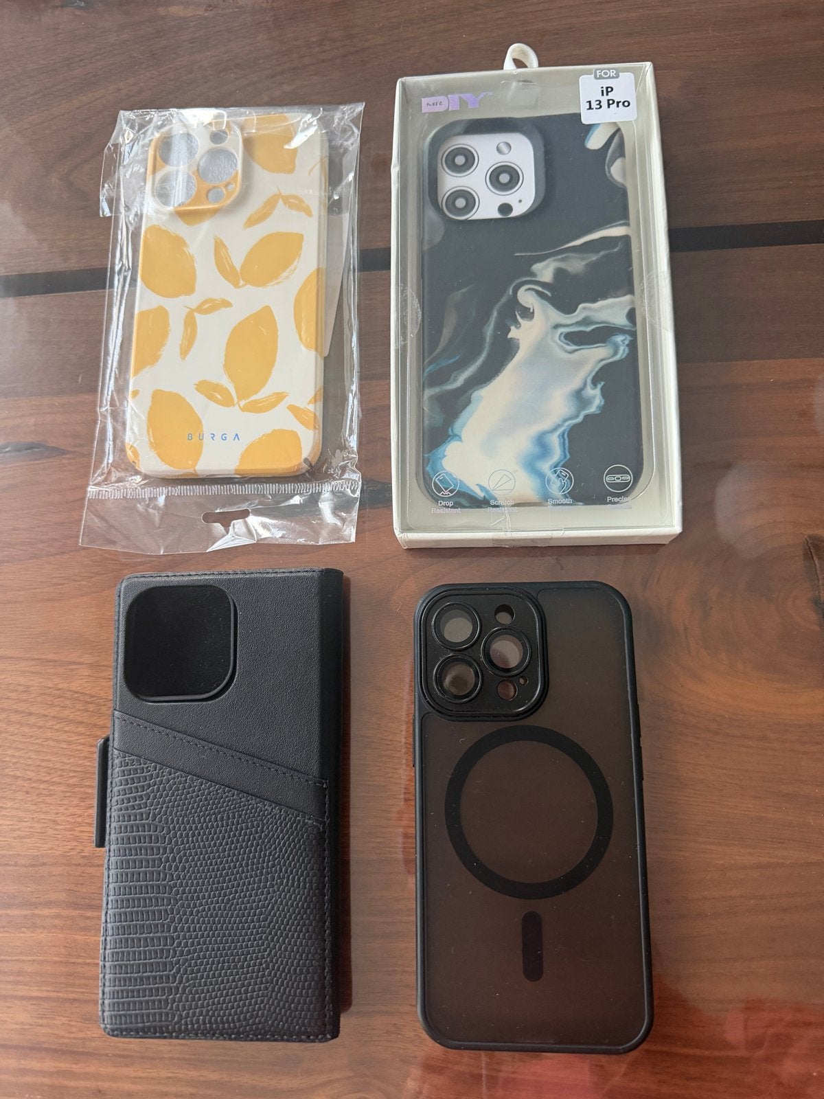 Diverse iPhone 13 Pro Hoesjes, Kunststof, Zwart, IPhone 13 Pro, Nieuw