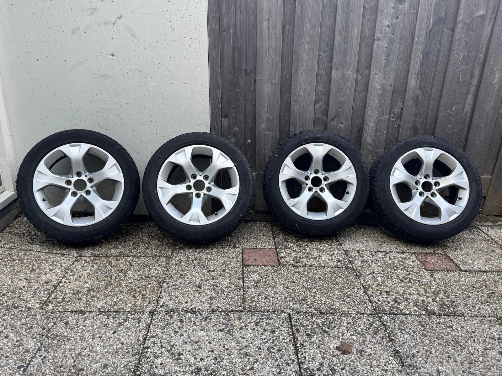 Mooie Banden met sportvelgen -225/50R17 M+S, Auto-onderdelen, Banden en Velgen, Ophalen, Gebruikt, Banden en Velgen, 17 inch