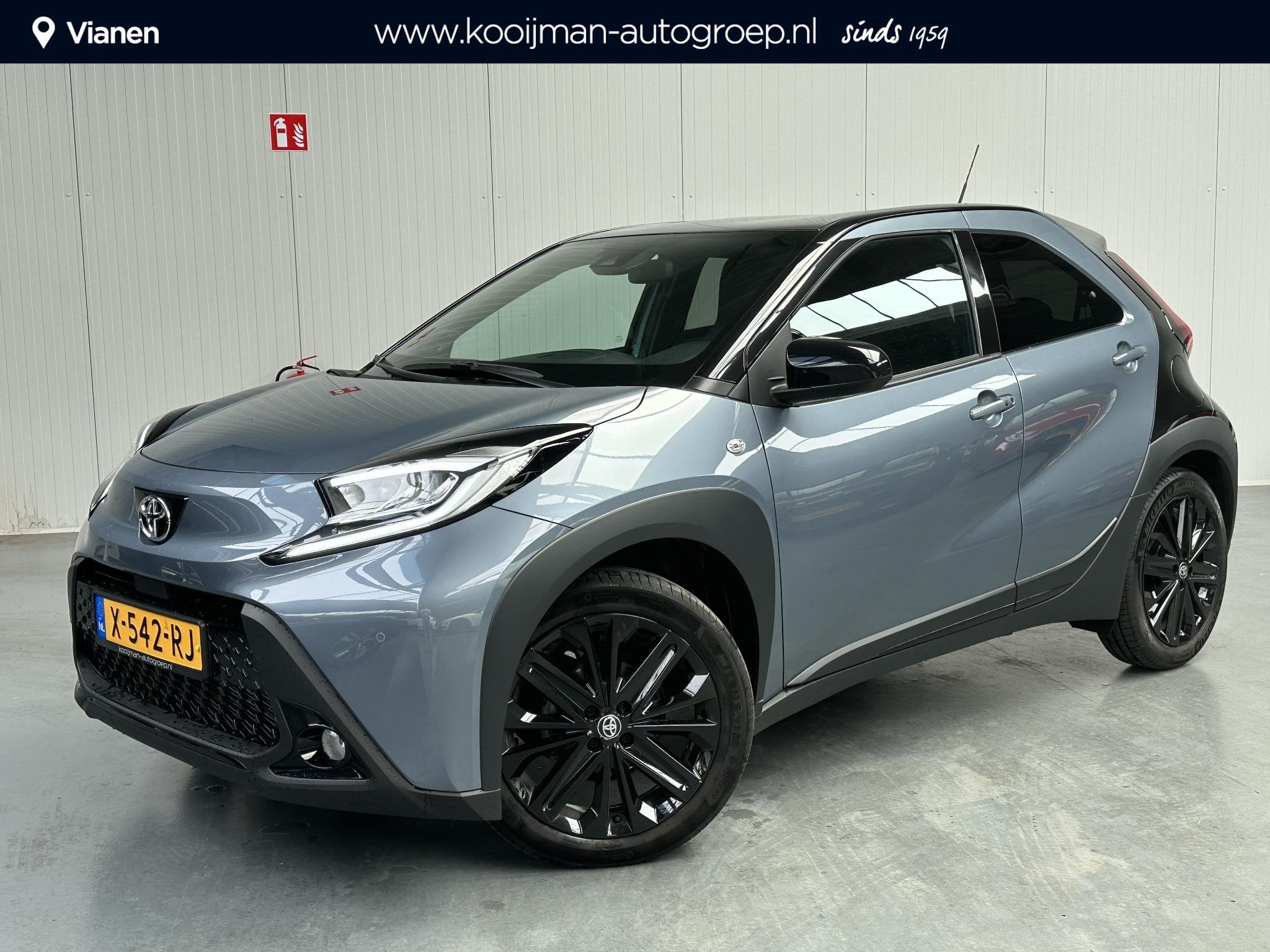 Toyota Aygo X 1.0 VVT-i S-CVT Premium, Gebruikt, 4 stoelen, Leder en Stof, Origineel Nederlands