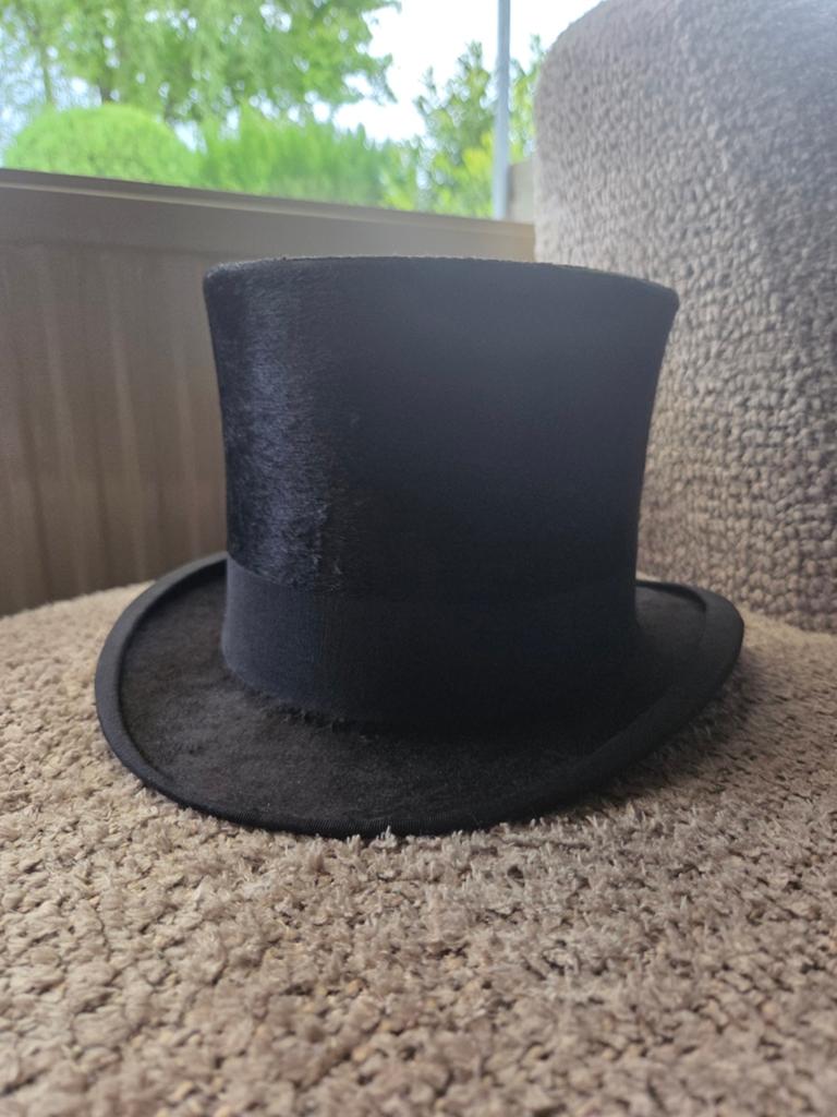 Elegante Zwarte Hoge Hoed - Klassieke Stijl, Hoed, S.L 's hat manufactory, Ophalen of Verzenden, 57 cm (M, 7⅛ inch) of minder
