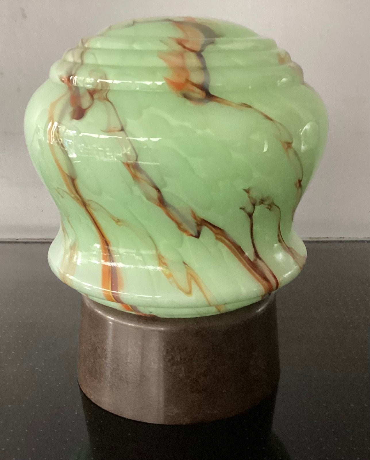 Art Deco 1930 pastel groen Thabur lampje gemarmerd,opal glas, Ophalen