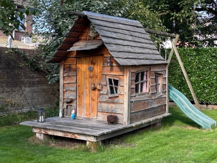 Speelhuisje met plateau en schommel, Douglas hout, Kinderen en Baby's, Ophalen, Gebruikt, Hout